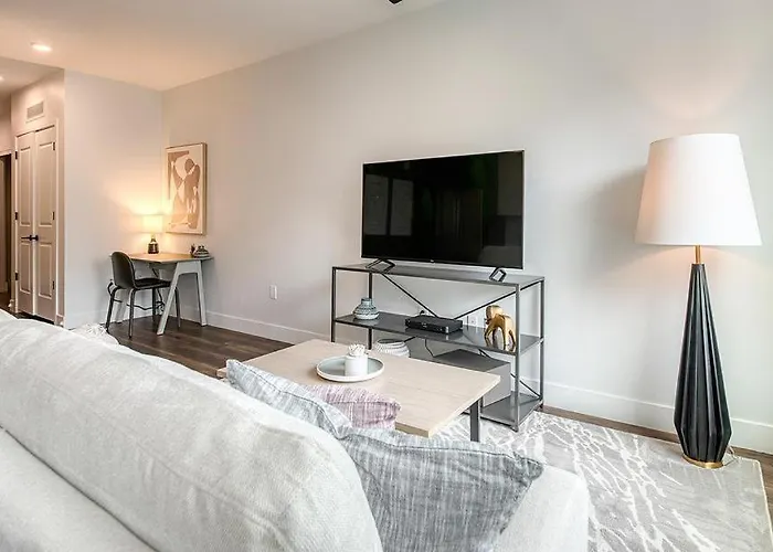 Landing Modern With Amazing Amenities Apartment *
