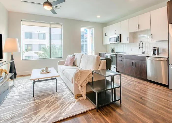 Landing Modern With Amazing Amenities Apartment