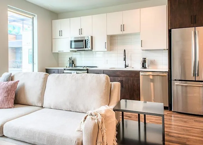 Apartment Landing Modern With Amazing Amenities