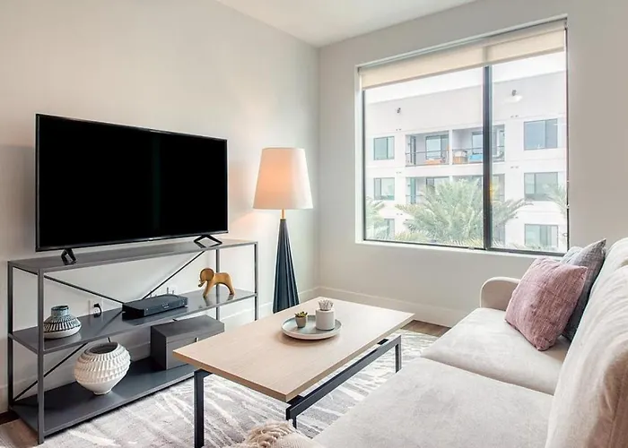 Apartment Landing Modern With Amazing Amenities *